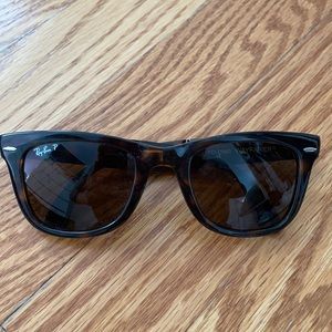 Foldable Raybands!! Awesome for summer time